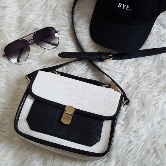 Forever 21 Handbags - Forever 21 white black classy crossbody